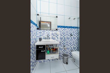 Casa à venda com 360m², 3 quartos e 8 vagas Casa à venda com 360m², 3 quartos e 8 vagasBanheiro suite 1