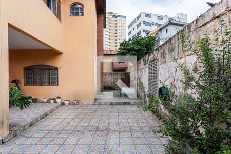 Casa à venda com 360m², 3 quartos e 8 vagas Casa à venda com 360m², 3 quartos e 8 vagasQuintal