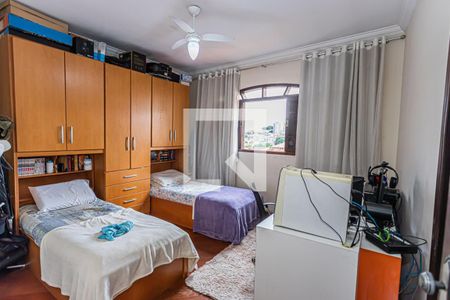 Casa à venda com 360m², 3 quartos e 8 vagas Casa à venda com 360m², 3 quartos e 8 vagasSuite 2