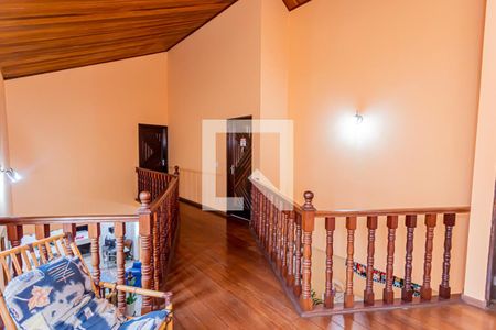 Casa à venda com 360m², 3 quartos e 8 vagas Casa à venda com 360m², 3 quartos e 8 vagasHall de passagem