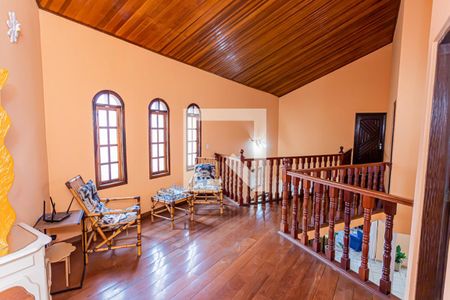 Casa à venda com 360m², 3 quartos e 8 vagas Casa à venda com 360m², 3 quartos e 8 vagasHall de passagem