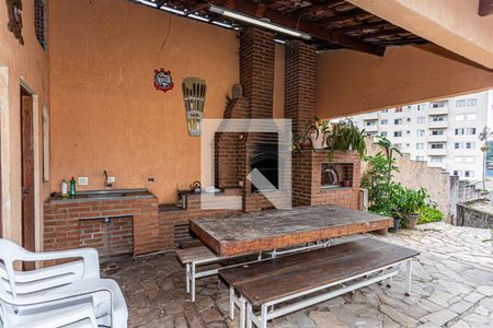 Casa à venda com 360m², 3 quartos e 8 vagas Casa à venda com 360m², 3 quartos e 8 vagasPiscina e churrasqueira