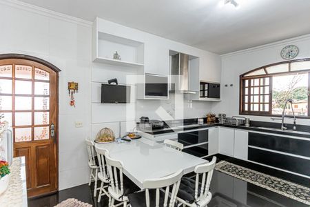 Casa à venda com 360m², 3 quartos e 8 vagas Casa à venda com 360m², 3 quartos e 8 vagasCozinha