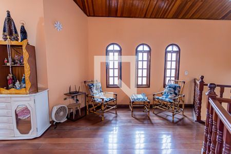 Casa à venda com 360m², 3 quartos e 8 vagas Casa à venda com 360m², 3 quartos e 8 vagasHall de passagem