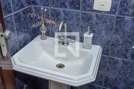 Casa à venda com 360m², 3 quartos e 8 vagas Casa à venda com 360m², 3 quartos e 8 vagasDetalhe Lavabo