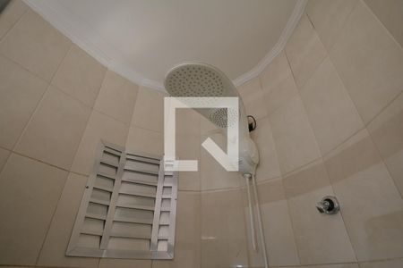 Casa à venda com 476m², 5 quartos e 3 vagas Casa à venda com 476m², 5 quartos e 3 vagasChuveiro