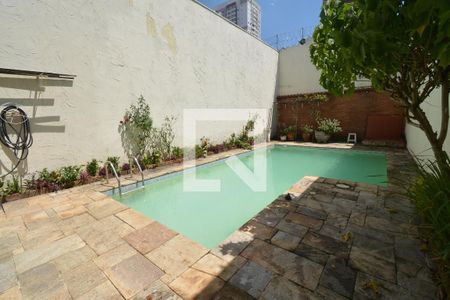 Casa à venda com 476m², 5 quartos e 3 vagas Casa à venda com 476m², 5 quartos e 3 vagasPiscina