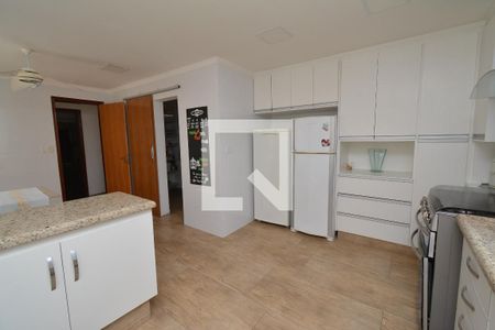 Casa à venda com 476m², 5 quartos e 3 vagas Casa à venda com 476m², 5 quartos e 3 vagasCozinha