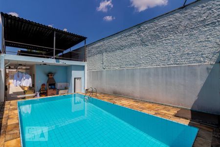 Casa à venda com 300m², 2 quartos e 4 vagasPiscina