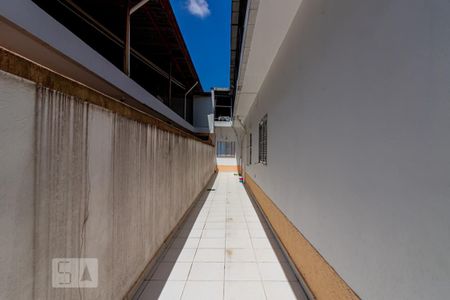 Casa à venda com 300m², 2 quartos e 4 vagasCorredor Lateral