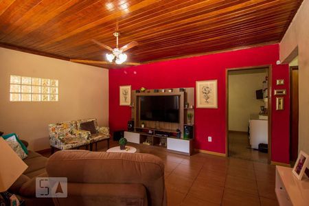 Sala de casa à venda com 2 quartos, 102m² em Vila Nova, Porto Alegre
