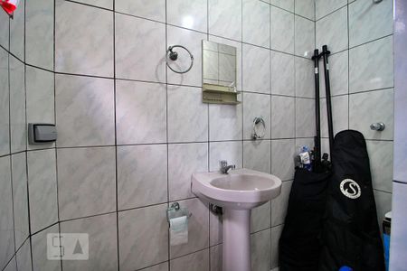 Casa à venda com 255m², 4 quartos e 5 vagasBanheiro do Escritório