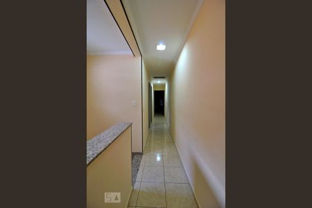 Casa à venda com 255m², 4 quartos e 5 vagasCorredor