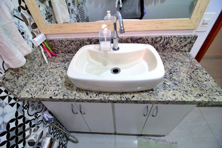 Casa à venda com 255m², 4 quartos e 5 vagasBanheiro 2