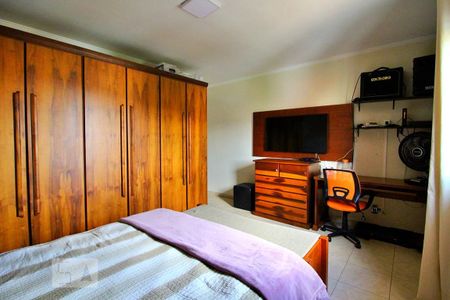 Casa à venda com 255m², 4 quartos e 5 vagasSuíte 1