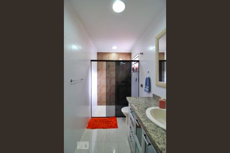 Casa à venda com 255m², 4 quartos e 5 vagasBanheiro da Suíte