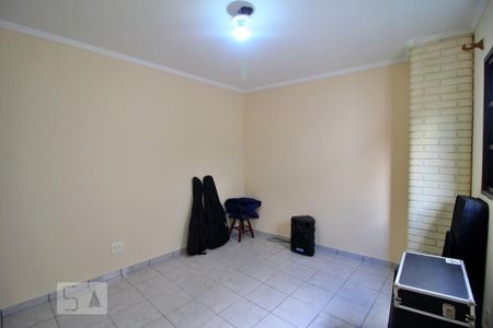 Casa à venda com 255m², 4 quartos e 5 vagasEscritório