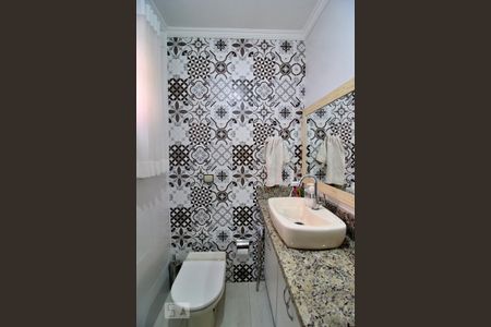 Casa à venda com 255m², 4 quartos e 5 vagasBanheiro 2