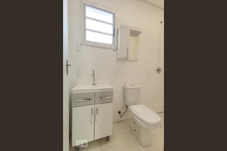 Casa à venda com 160m², 2 quartos e 2 vagas Casa à venda com 160m², 2 quartos e 2 vagasBanheiro