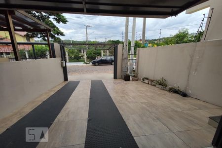 Casa à venda com 160m², 2 quartos e 2 vagas Casa à venda com 160m², 2 quartos e 2 vagasPatio Frente