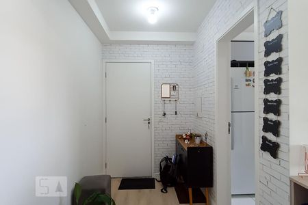 Sala de apartamento para alugar com 3 quartos, 78m² em Jardim Tupanci, Barueri