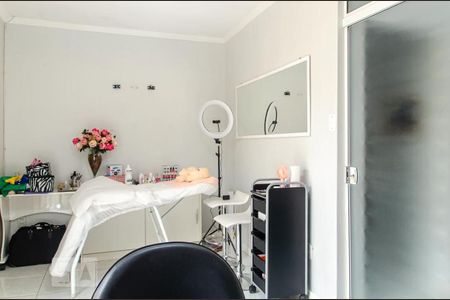 Casa à venda com 200m², 4 quartos e 4 vagasEscritório