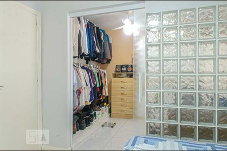 Casa à venda com 200m², 4 quartos e 4 vagasCloset da suíte 2