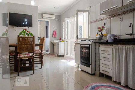 Casa à venda com 200m², 4 quartos e 4 vagasCozinha