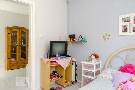 Quarto 1 de casa à venda com 4 quartos, 200m² em Cavalhada, Porto Alegre