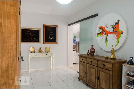 Sala de casa à venda com 4 quartos, 200m² em Cavalhada, Porto Alegre