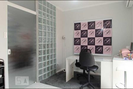 Casa à venda com 200m², 4 quartos e 4 vagasEscritório