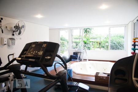 Apartamento para alugar com 28m², 1 quarto e 1 vaga Apartamento para alugar com 28m², 1 quarto e 1 vagaÁrea comum - Academia