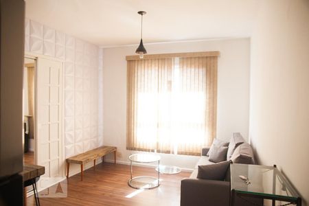 Apartamento para alugar com 28m², 1 quarto e 1 vaga Apartamento para alugar com 28m², 1 quarto e 1 vagaSala