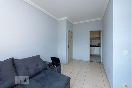 Sala de apartamento para alugar com 2 quartos, 45m² em Heliópolis, Belo Horizonte