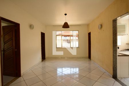 Sala de apartamento para alugar com 2 quartos, 70m² em Brás de Pina, Rio de Janeiro