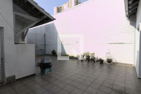 Casa à venda com 210m², 3 quartos e 6 vagasQuintal