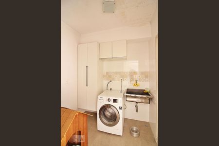 Casa à venda com 194m², 3 quartos e 4 vagasLavanderia