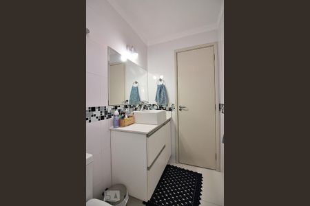 Casa à venda com 194m², 3 quartos e 4 vagasBanheiro do Quarto 1 - Suíte