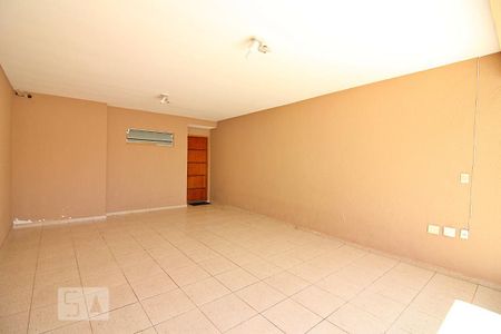 Casa à venda com 194m², 3 quartos e 4 vagasGaragem