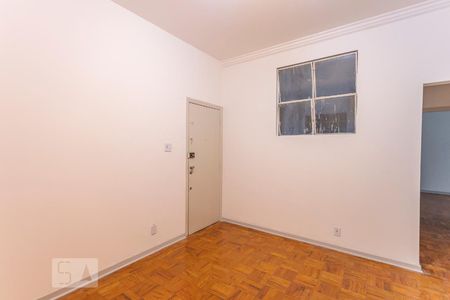 Apartamento para alugar com 79m², 2 quartos e sem vagaSala