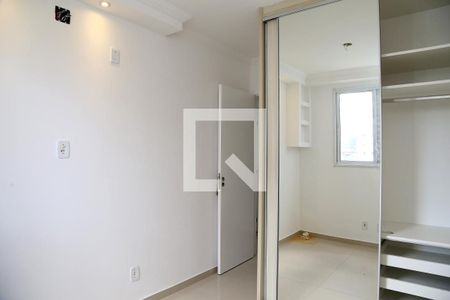 Apartamento à venda com 82m², 3 quartos e 2 vagasQuarto 2 