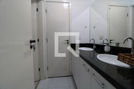 Casa à venda com 211m², 4 quartos e 2 vagasBanheiro da suíte 4