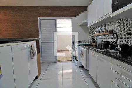 Casa à venda com 211m², 4 quartos e 2 vagasCozinha