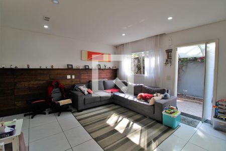 Sala de casa à venda com 4 quartos, 211m² em Socorro, São Paulo