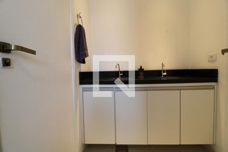 Casa à venda com 211m², 4 quartos e 2 vagasBanheiro da suíte 2 e3 