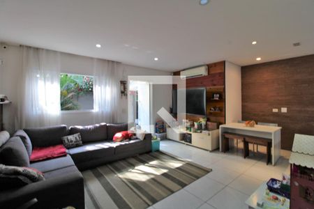 Sala de casa à venda com 4 quartos, 211m² em Socorro, São Paulo