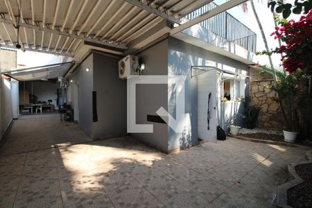 Casa à venda com 211m², 4 quartos e 2 vagasFrente da casa