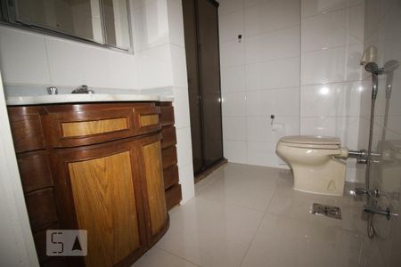 Apartamento para alugar com 118m², 3 quartos e 2 vagasBanheiro