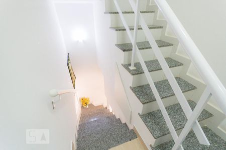 Casa de condomínio à venda com 128m², 3 quartos e 1 vagaEscada