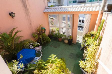 Casa de condomínio à venda com 128m², 3 quartos e 1 vagaEntrada